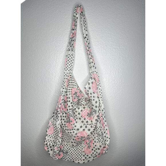 Free People Handbags - Free People Shoulder Bag Womens Large Size White Pink Floral Slouchy Bohemian